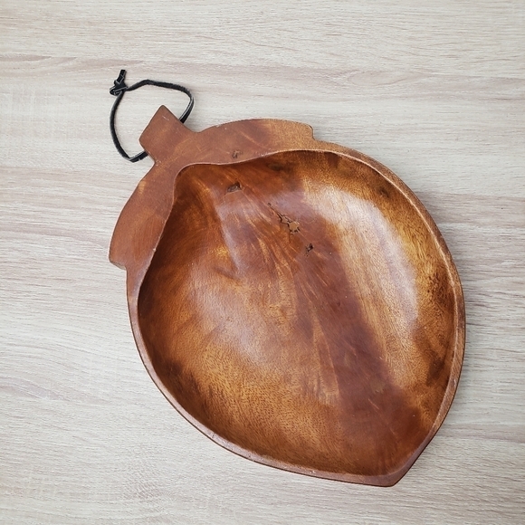 VINTAGE Fruit Shaped Wooden Trays - Picture 4 of 15